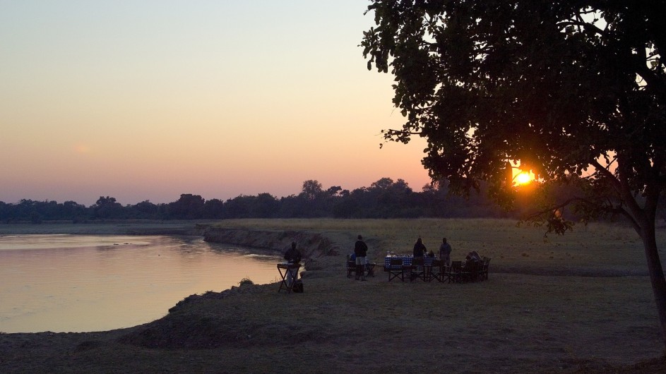 Zambia Nsefu Camp Sundowner