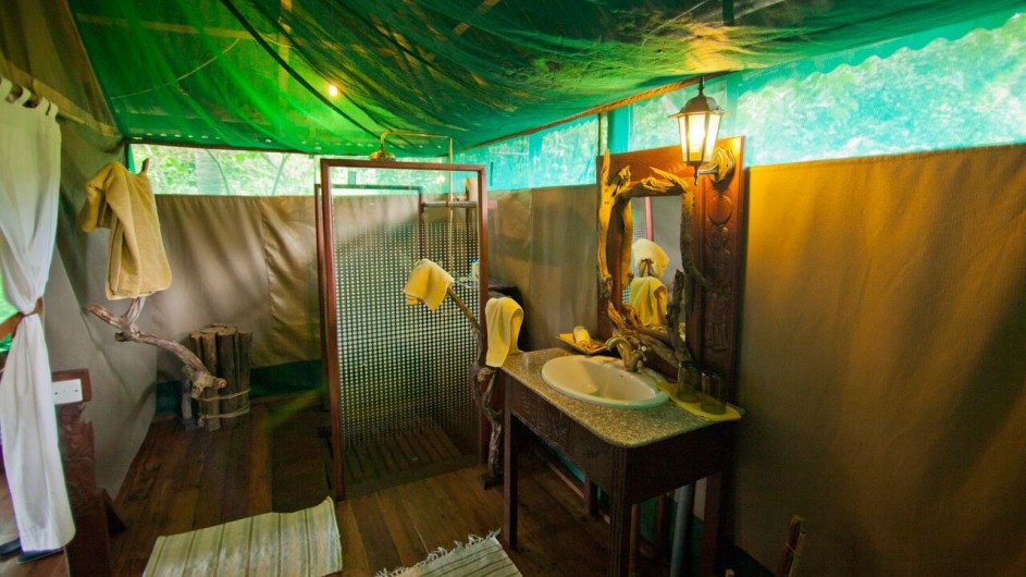 Tanzania Katavi Nationalpark Katuma Bush Lodge Badezimmer