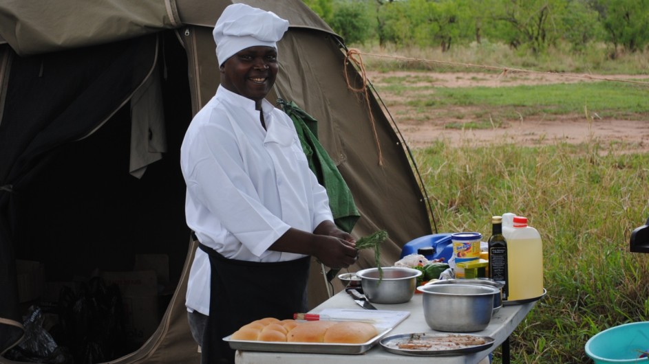 Tanzania Experience privater Koch im Explorer Camp