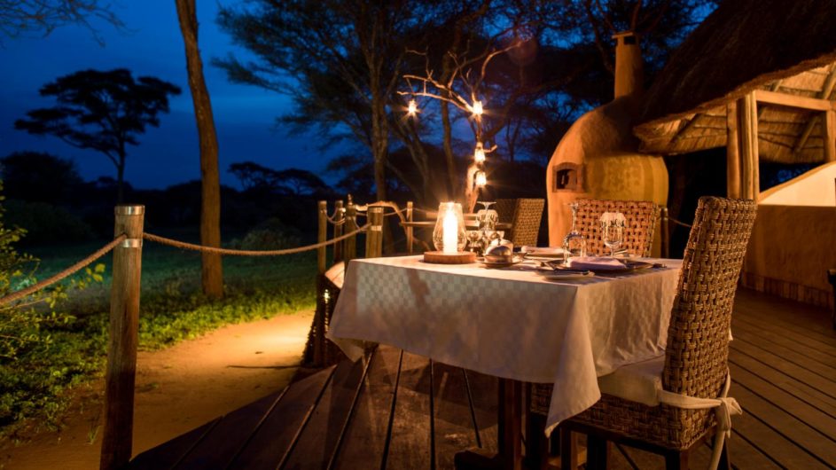 Tanzania Tarangire Nationalpark Sanctuary Swala Camp Dinner