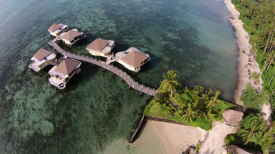 Samoa Upolu Coconut Beach Club Resort Overwater Bungalows von oben
